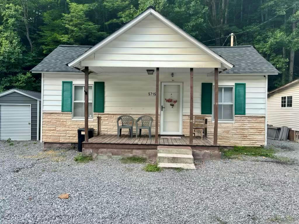 5715 CHEROKEE RD, CRUMPLER, WV 24868, photo 1 of 20