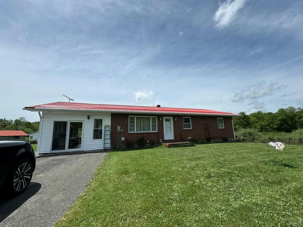 3021 HINTON RD, ATHENS, WV 24712, photo 1 of 22