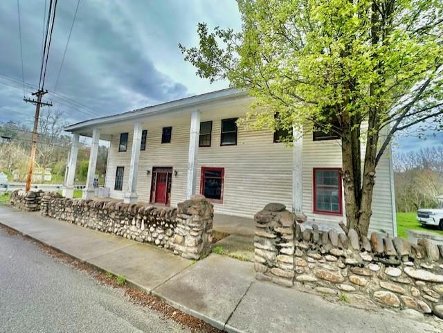 29 MILL ST, PETERSTOWN, WV 24963, photo 1 of 48