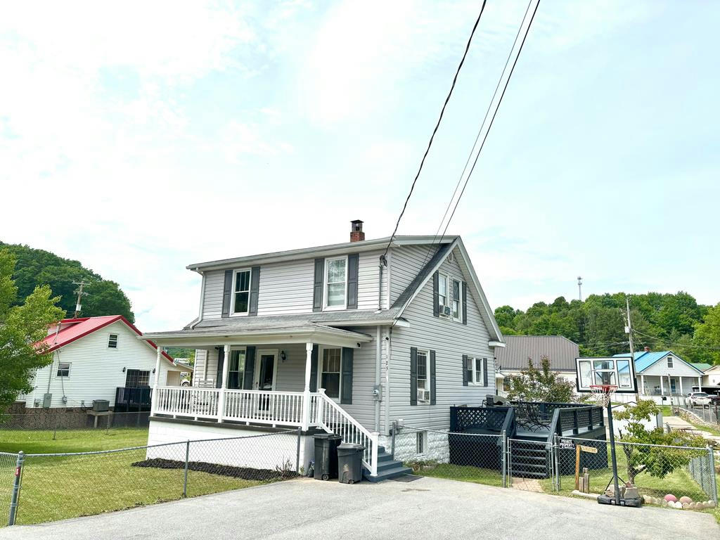 125 SPURRIER RD, BLUEFIELD, WV 24701, photo 1 of 29
