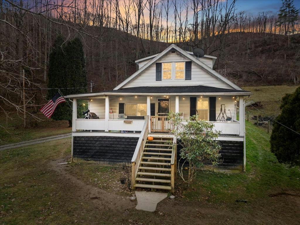 287 HAYES VALLEY RD, PRINCETON, WV 24739, photo 1 of 60