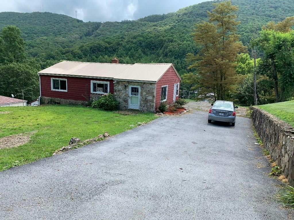 3232 RIDGECREST RD, BLUEFIELD, WV 24701, photo 1 of 13