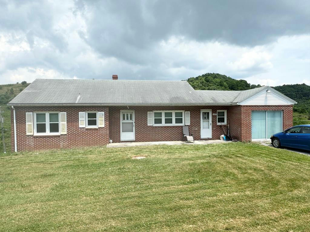 5024 B F BUCHANAN HWY, TAZEWELL, VA 24651 Single Family Residence For Sale  | MLS# 53269 | RE/MAX