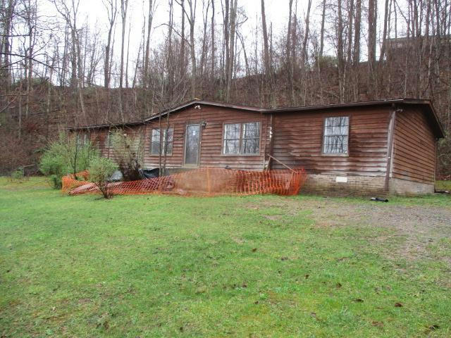 546 SPORTSMAN DR, BLUEFIELD, WV 24701, photo 1 of 19