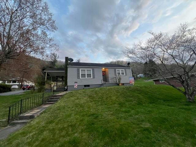 1022 TAYLOR ST, HINTON, WV 25951, photo 1 of 22